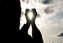 名场面丨约基奇生涯5记最远逆天三分：打板压哨绝杀勇士疯狂庆祝.